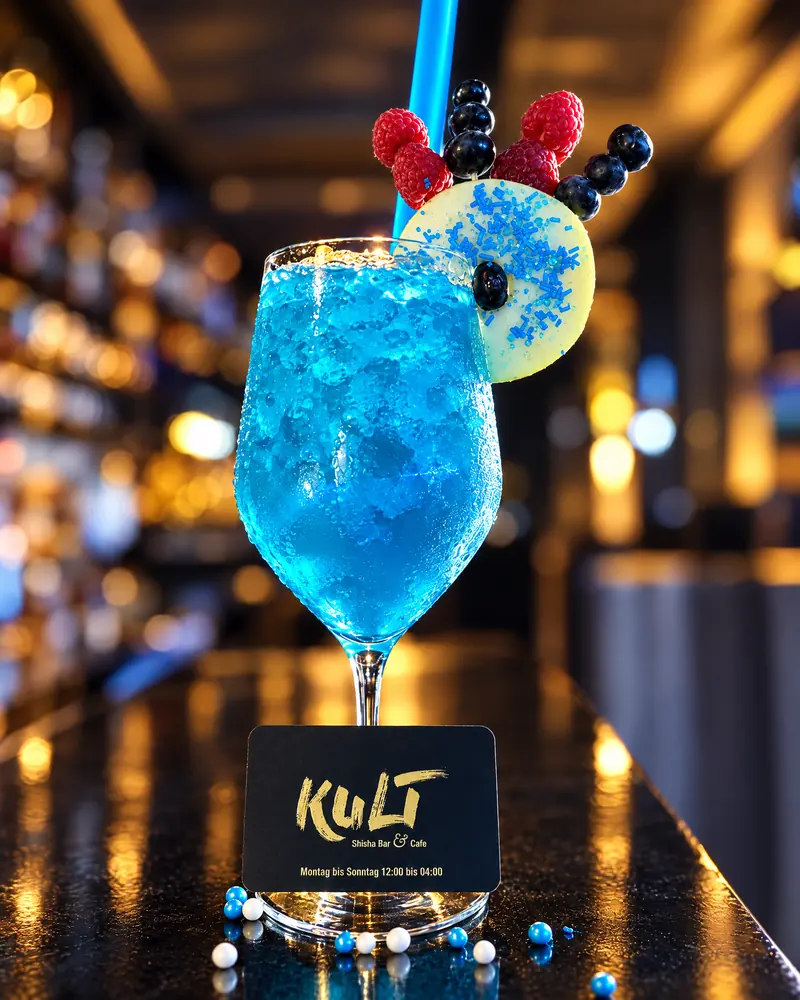 Blauer Cocktail an der KULT-Bar